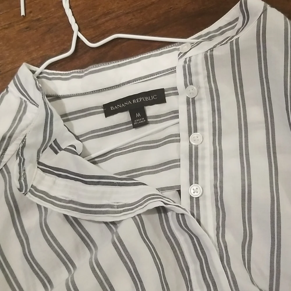 Banana Republic Long Sleeve 3/4 Button Pullover Top - Picture 7 of 7